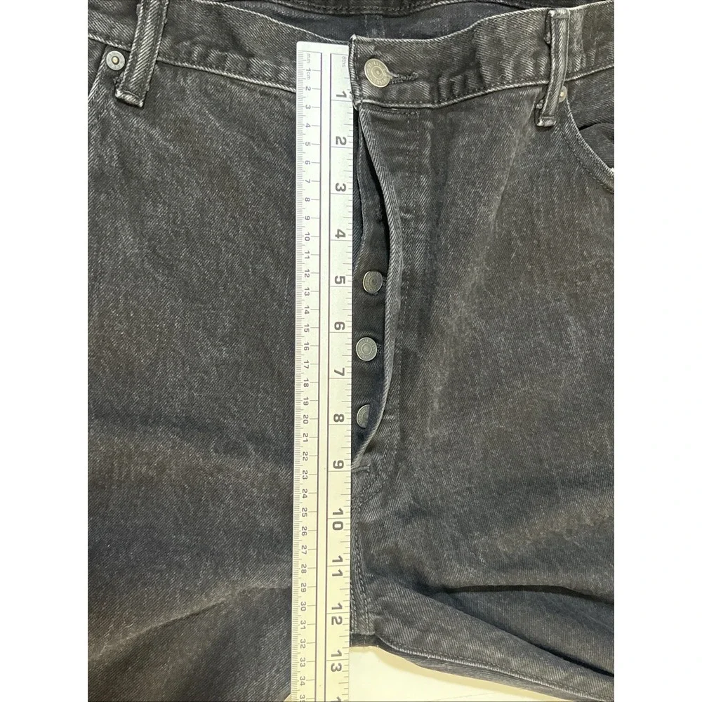 Levi's 501 Original Fit Mens Black Jeans 44x32 Button Fly Straight Leg CW-2916